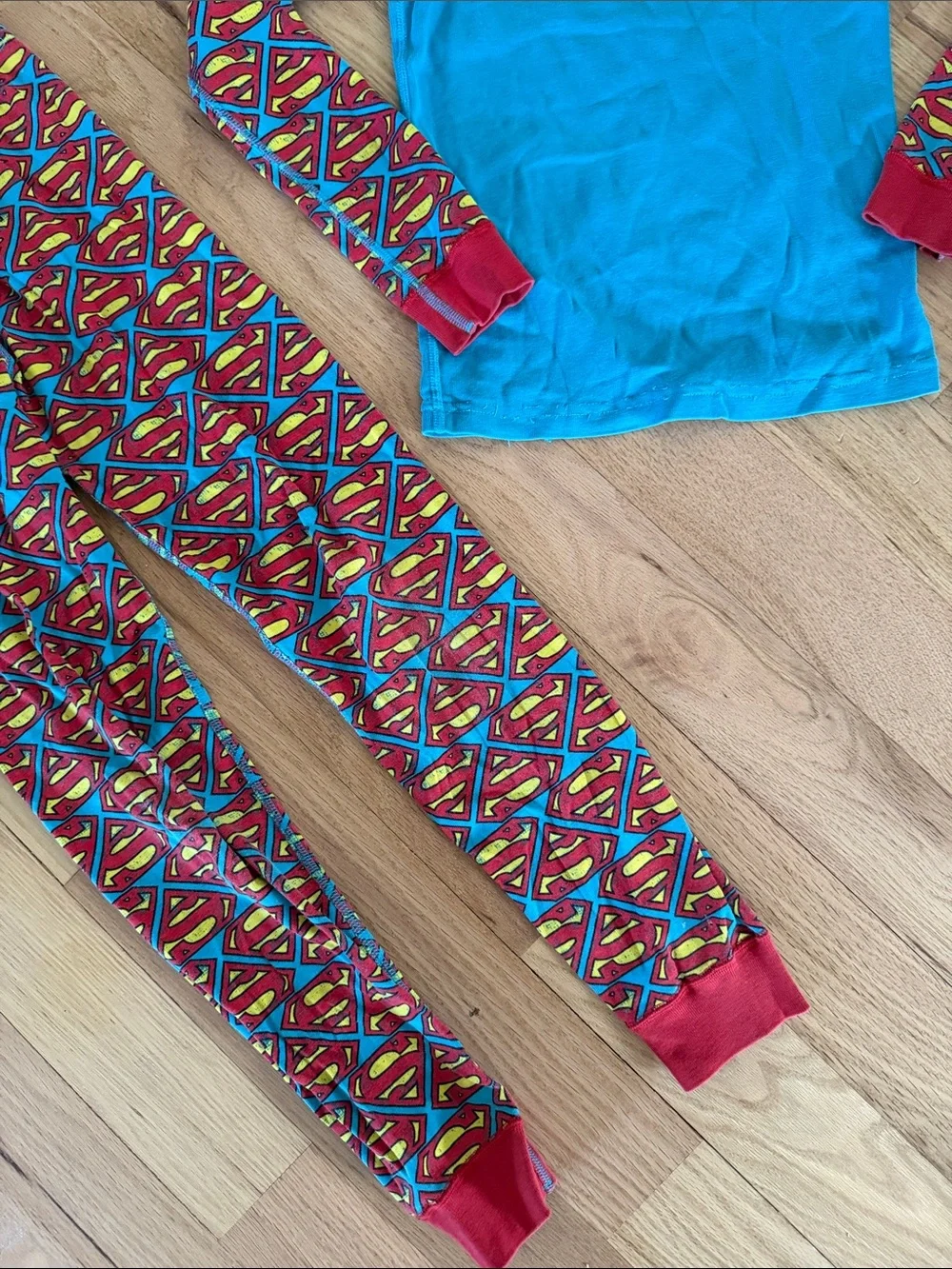 Hanna Andersson Superman theme Red/Blue/Yellow Kids Organic Pajama Set sz 10